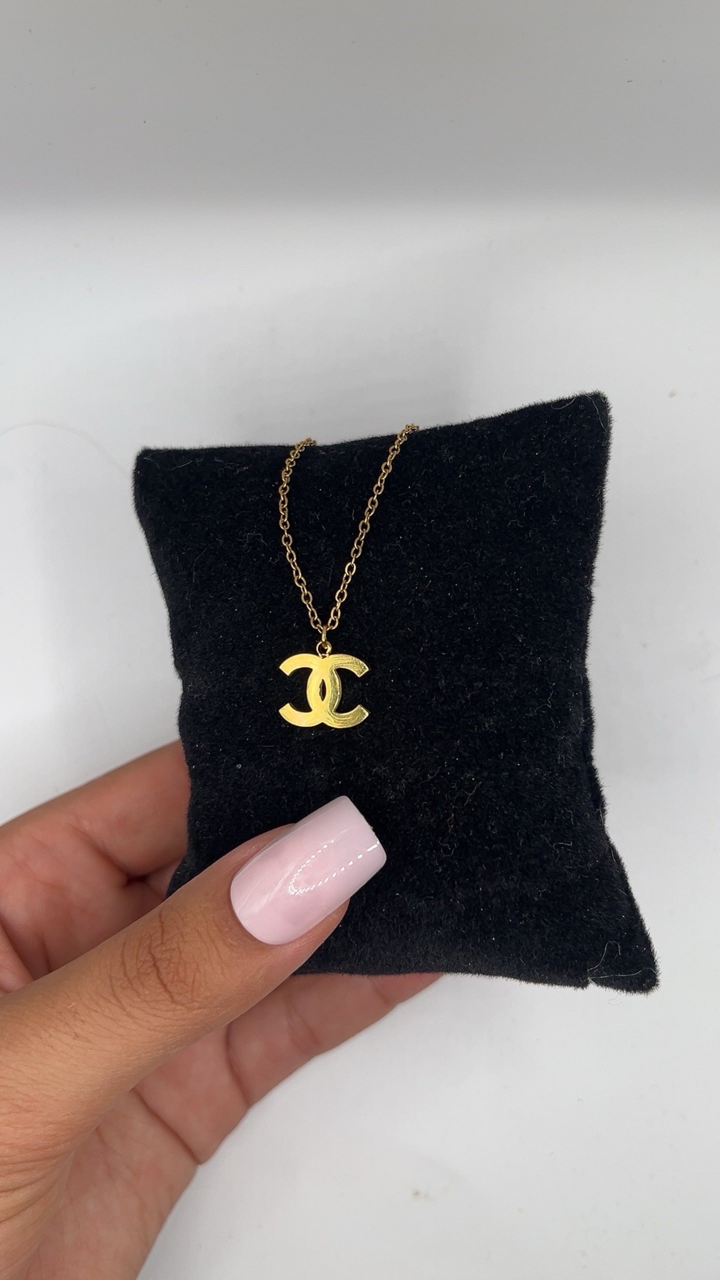 EXCLUSIVE | CC Necklace