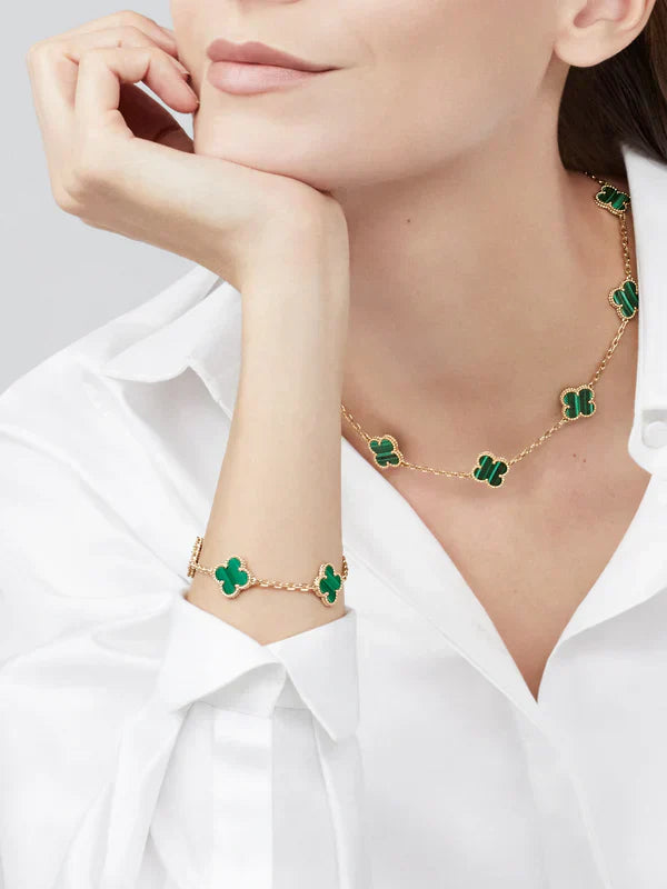 CLOVER | 10 Motivational Green Necklace