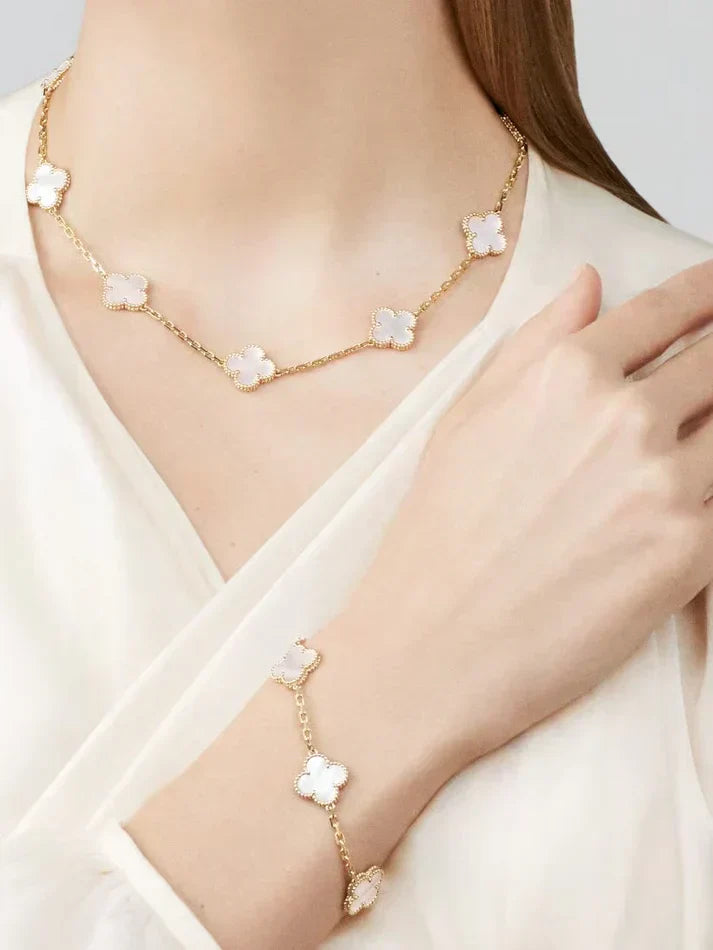 CLOVER | 10 Motif White Necklace