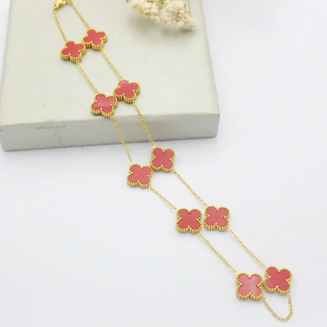 CLOVER | 10 Motivational Red Necklace