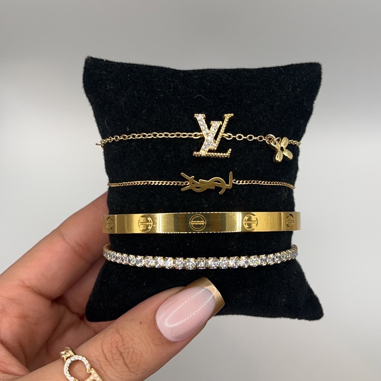 Selected Variant Image